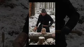 Thumbnail: Solo Winter Survival Shelter - Deep Forest Build