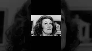 Thumbnail: #MariaCallas COMPLETELY DESTROYED Joan Sutherland's ULTRA BLAND CHICKEN-LIKE singing #soprano #opera
