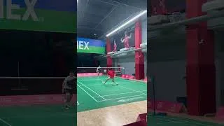 Thumbnail: 李思荃vs陈文杰 等级压制的体现就是优势方节奏更稳，劣势方往往会为了更积极，而盲目回位，造成更多的逆跑。
