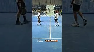 Thumbnail: 😨 РАЗБИЛОСЬ СТЕКЛО НА КОРТЕ?! #падел #padel #shorts
