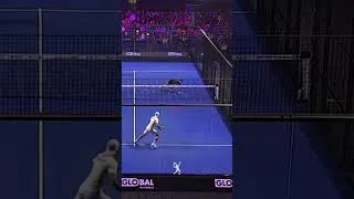 Thumbnail: The #1 Padel Mistake Beginners Make ❌ (Stop doing this!)