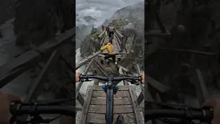 Thumbnail: 🚵 🚀😱😭High-Speed Mountain Descent Went Wrong! 😱 Two Riders Crashed #new #shorts #trading