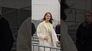 Thumbnail: Miss France 2026 Hinaupoko Devèze à la sortie d'Europe 1 à Paris - 08.12.2025 #missfrance #tahiti