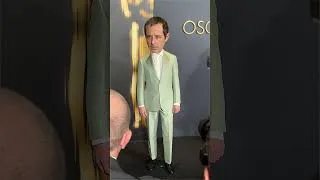 Thumbnail: #succession and #theapprentice star #jeremystrong pose on carpet at #oscars #governorsawards