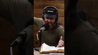 Thumbnail: Jase Robertson's Close Encounter with an Alligator's Open Mouth