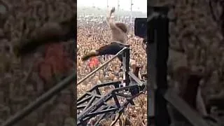 Thumbnail: Pearl Jam biggest stage dive ever -  Porch - Eddie Vedder live at PinkPop 1992