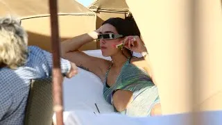Thumbnail: Dua Lipa relaxin in Miami, Florida [5/2/2022]