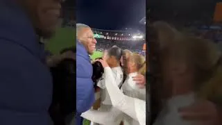 Thumbnail: Ali Krieger going to the ship !!!!