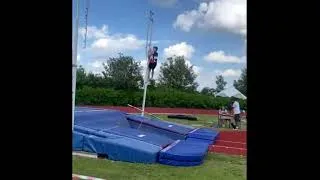 Thumbnail: The amazing is nearby #polevaulter #trackandfield