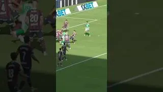 Thumbnail: Troy Parrott holds off several defenders before providing brilliant assist 🇮🇪
