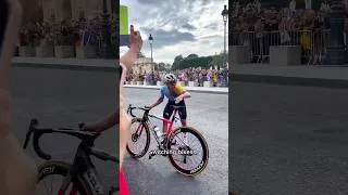 Thumbnail: Why Riders Sometimes Change Bikes Mid-race #cycling