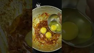 Thumbnail: Viral Cabbage Egg Omelette Rice Recipe 🥬🍳 | Easy 10-Minute Meal #shorts