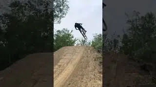 Thumbnail: Will Arbogast doing Will Arbogast things. The Yalla! seems to approve. #downhill #mtb #mountainbike