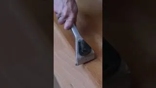 Thumbnail: Houten Meubels Restaureren: Hoe je Vernis Verwijdert met een Heteluchtpistool #diy #restoration