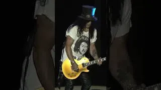 Thumbnail: Guns N' Roses - Live And Let Die - Slash Guitar Solo (LIVE)