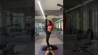 Thumbnail: Damn! Her legs Shaking Shaking #shorts