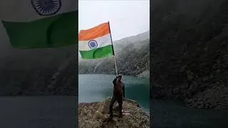 Thumbnail: जहां पहुंचना भी है चुनौती, वहां लहराया तिरंगा। Kounsar Nag सरोवर में तिरंगा लहराते Addl. SP Reasi