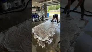 Thumbnail: This $10 Thrift-Store Rug Had a Hidden Pattern 😳
