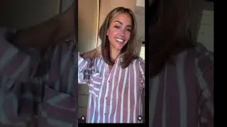 Thumbnail: Jessica Alba Debuts Her Shortest Haircut in 4 Years Plus, the most delicious shade of caramel brown.