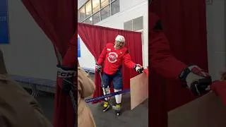 Thumbnail: Alex Ovechkin made this young Caps fan’s entire life with a puck-for-Cheetos trade 🥹