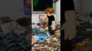 Thumbnail: Bacon Hair lives in a mess in Roblox.
