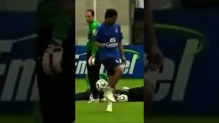 Thumbnail: Ronaldinho Was Spectacular Skills 🔥😱
