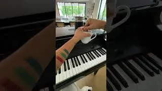 Thumbnail: 🎹☕️