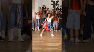 Thumbnail: 😱Elle danse DÉJÀ COMME UNE PRO❤️‍🔥💃note sur 10 sa prestation ✍🏽 #kidsdance #show #energy #pro