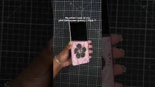 Thumbnail: Some phones make calls. Mine also serves looks. 🌺💋