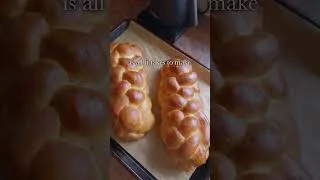 Thumbnail: The fluffiest vegan challah 🍞