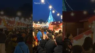 Thumbnail: Christmas decoration in Gwanghwamun, Seoul, Korea/ 광화문 크리스마스 마켓 #christmas #seoulnightview #크리스마스마켓