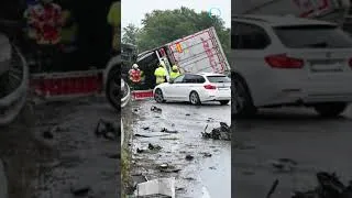 Thumbnail: 500.000 Euro Schaden! Lkw kippt auf A8 um - Autobahn gesperrt #shorts | SH News German