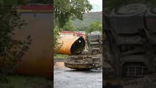 Thumbnail: Gülle-Lkw verunglückt nahe Tankstelle: Straße gesperrt, Umweltamt vor Ort | SH News German