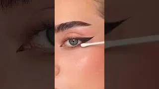 Thumbnail: The Viral Eyeliner Trick Everyone Needs ✨ #eyeliner #eyelinertutorial #beautytips #trending #shorts