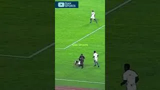Thumbnail: RONALDINHO RETORNOU AO BARCELONA EM 2023 COM DRIBLE ABSURDO MESMO APOSENTADO NÃO PERDE A MAGIA