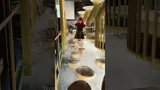 Thumbnail: A Roma c’è un ristorante con un fiume che puoi attraversare! (Uno Sushi)
