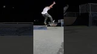 Thumbnail: #skateboardtricks #skateboarding #skatepark