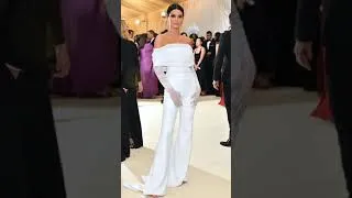 Thumbnail: Kendall and Kylie Jenner