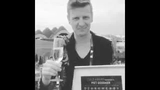 Thumbnail: Ozark Henry - Paramount goes gold