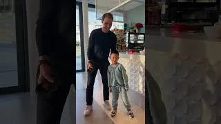 Thumbnail: Nadal Muestra Cariño a un Niño Pequeño