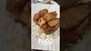 Thumbnail: ‎🦐กุ้งใหญ่ มันเยิ้ม!! กระเพรา60บ. จัดจ้าน ต้องลอง ป้าอ้อยผัดไทยหอยทอด #กระเพรากุ้ง #foodeverywhere