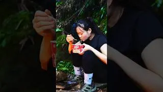 Thumbnail: I made a house on a tall tree that is safe to avoid wild animals #survival #bushcraft #rainforest