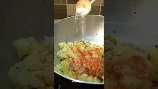 Thumbnail: Sirf Suji Se Banega Itna Chatpata Aur Crispy Nashta? Bilkul! #viralvideo #cooking #shorts