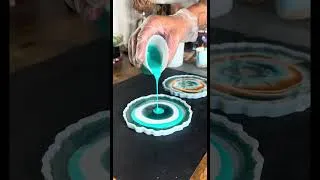 Thumbnail: Epoxy Geodes in 11 Seconds
