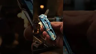 Thumbnail: Blade geometry gives a folder its identity.