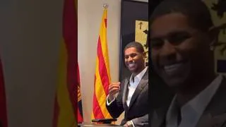 Thumbnail: Rashford is already having fun with Barça president, Joan Laporta! 😂 #rashford #barca #barcelona
