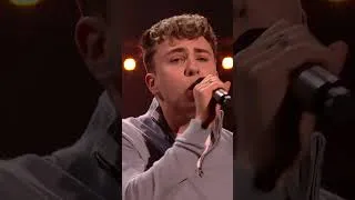 Thumbnail: Two Voices. One Whitney Song. FOUR Chairs. 🤯
