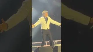 Thumbnail: Barry Manilow’s Grand Entrance 😍 | Final Portland Concert #shorts