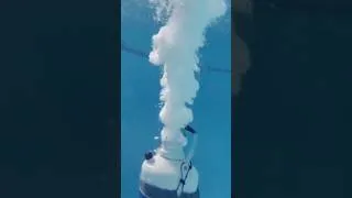 Thumbnail: Opening a bottle of liquid nitrogen under water