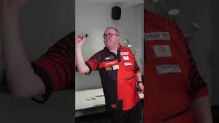 Thumbnail: 📺🎯⚽️ INCREDIBLE STEPHEN BUNTING 140 vs EX FOOTBALLER KEVIN KYLE #darts #dartschallenge